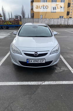 Універсал Opel Astra 2011 в Кам'янець-Подільському