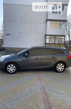 Універсал Opel Astra 2011 в Звягелі