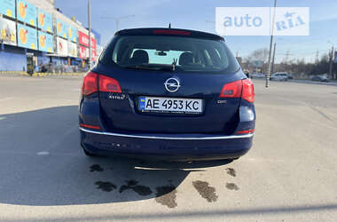 Універсал Opel Astra 2013 в Дніпрі