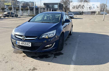 Універсал Opel Astra 2013 в Дніпрі