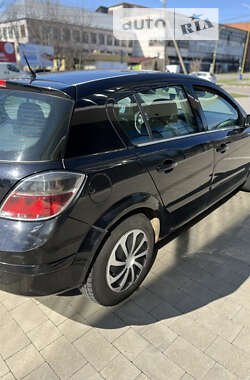 Хэтчбек Opel Astra 2007 в Ужгороде