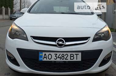 Універсал Opel Astra 2014 в Ужгороді