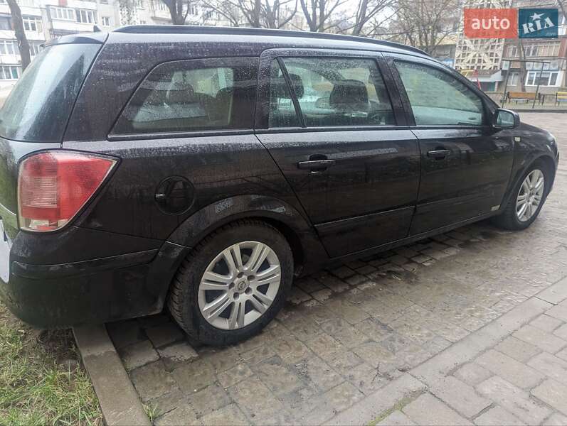 Універсал Opel Astra 2008 в Івано-Франківську