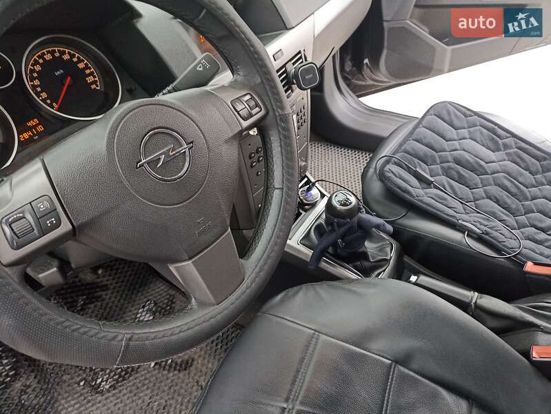 Универсал Opel Astra 2006 в Терновке