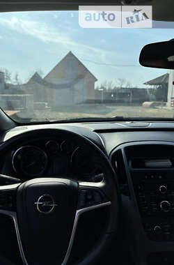 Хэтчбек Opel Astra 2013 в Тростянце