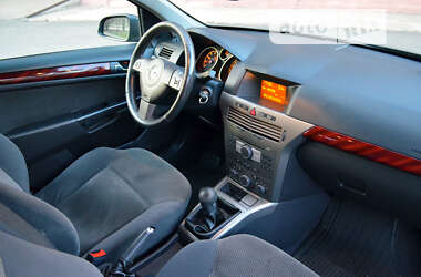 Универсал Opel Astra 2005 в Кривом Роге