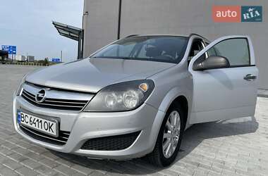 Универсал Opel Astra 2011 в Буске