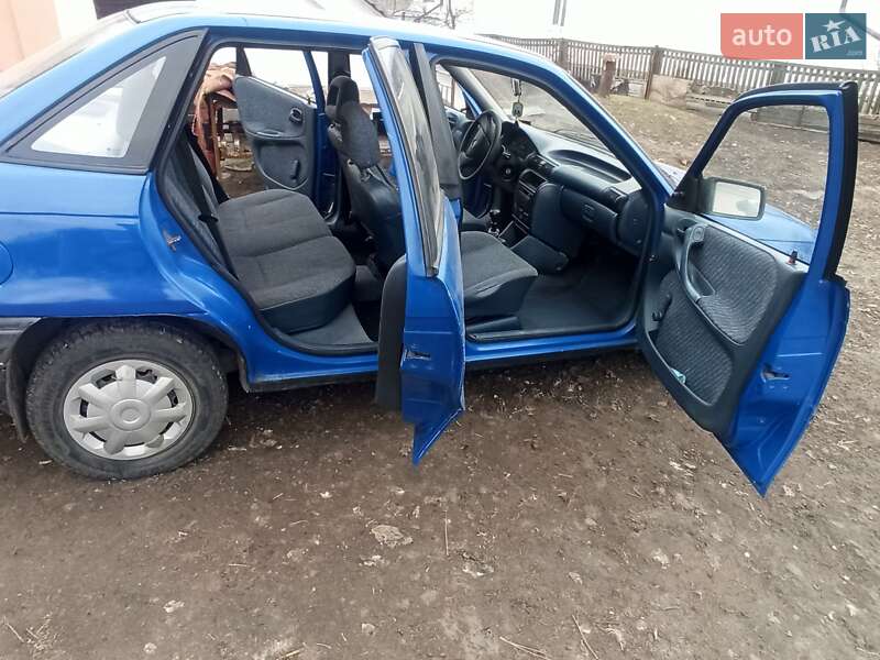 Седан Opel Astra 1994 в Фастове фото 12 Седан Opel Astra 1994 в Фастове