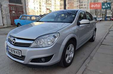 Хэтчбек Opel Astra 2007 в Запорожье