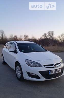 Універсал Opel Astra 2012 в Волочиську