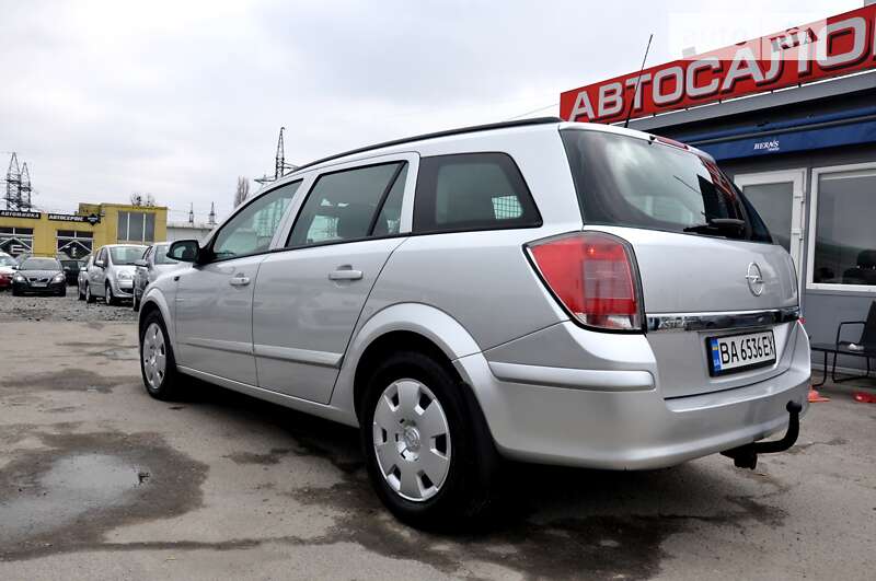 Универсал Opel Astra 2005 в Львове