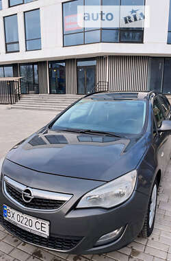 Універсал Opel Astra 2011 в Хмельницькому