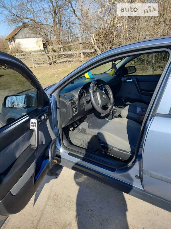 Седан Opel Astra 2008 в Хмельнике