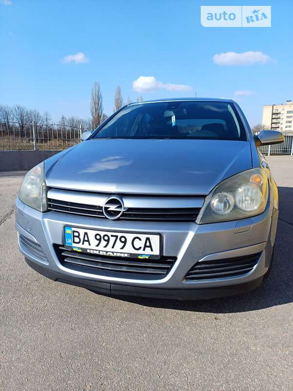 Хэтчбек Opel Astra 2004 в Кропивницком