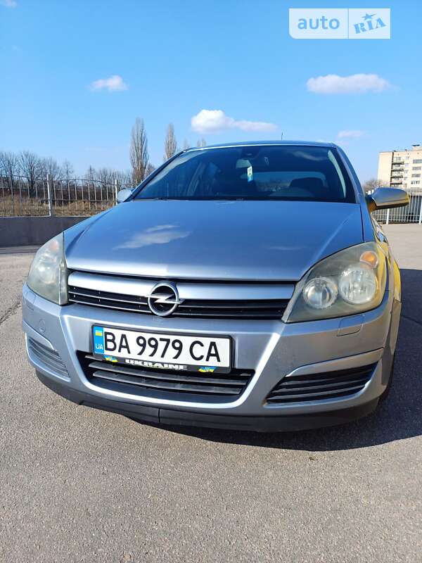 Хетчбек Opel Astra 2004 в Кропивницькому