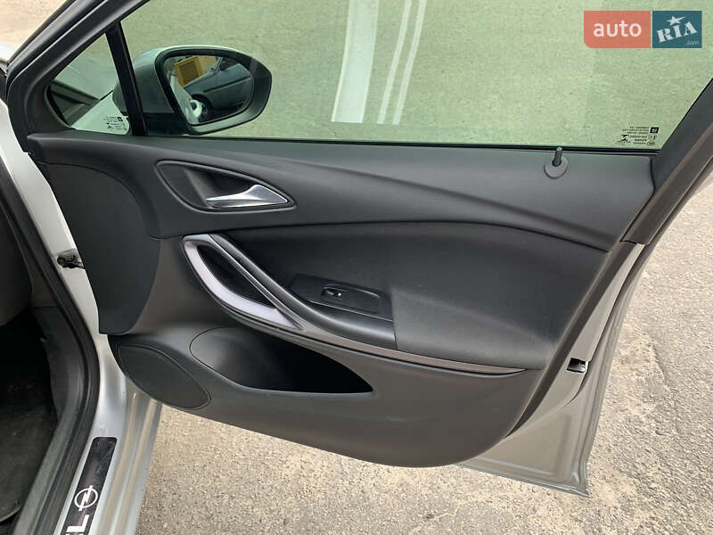 Універсал Opel Astra 2016 в Кременчуці