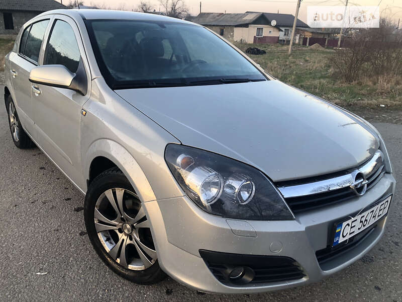 Хэтчбек Opel Astra 2005 в Косове