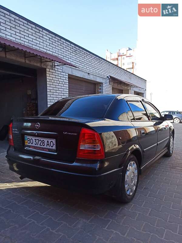 Седан Opel Astra 2009 в Тернополе