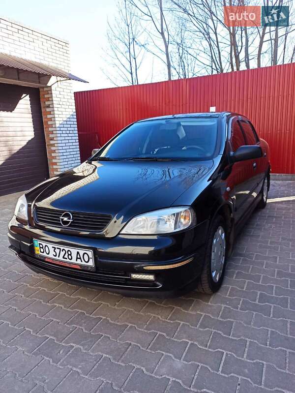 Седан Opel Astra 2009 в Тернополе