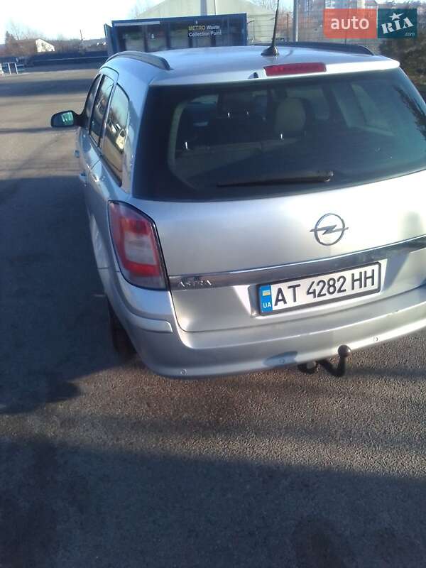 Універсал Opel Astra 2009 в Івано-Франківську