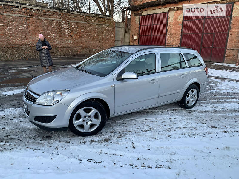 Універсал Opel Astra 2008 в Чернігові