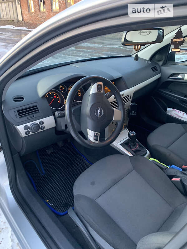 Універсал Opel Astra 2008 в Чернігові