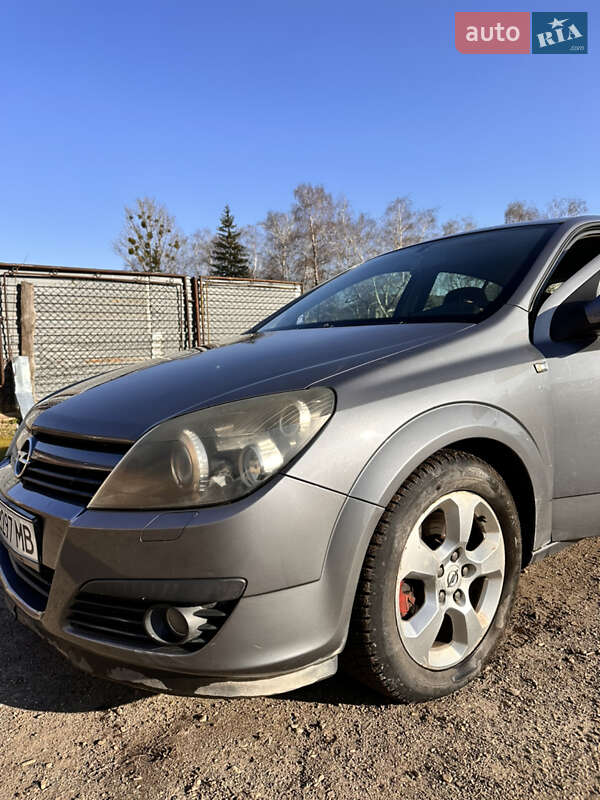Хетчбек Opel Astra 2004 в Золочеві
