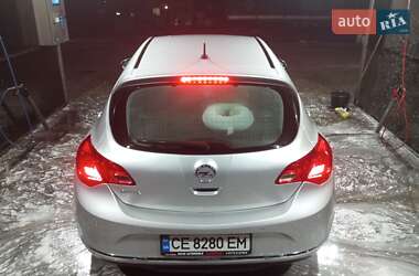 Хэтчбек Opel Astra 2012 в Кельменцах