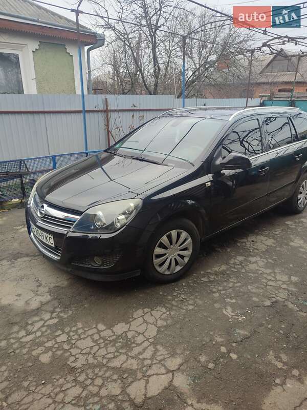 Універсал Opel Astra 2009 в Хмільнику