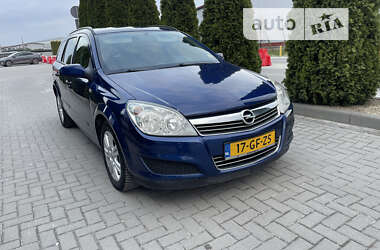 Универсал Opel Astra 2009 в Городке