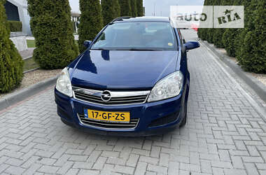 Универсал Opel Astra 2009 в Городке