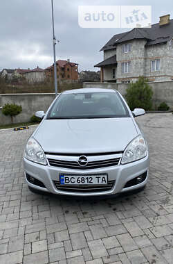 Хэтчбек Opel Astra 2007 в Львове