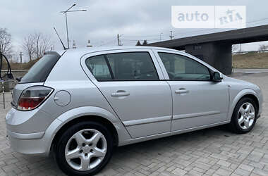 Хэтчбек Opel Astra 2007 в Львове