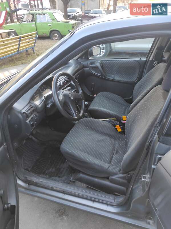 Седан Opel Astra 1995 в Харкові