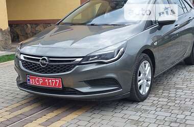 Універсал Opel Astra 2017 в Дрогобичі