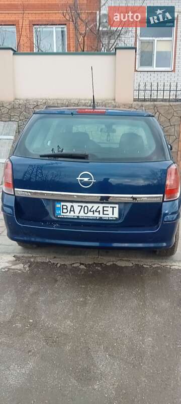 Универсал Opel Astra 2006 в Новомиргороде