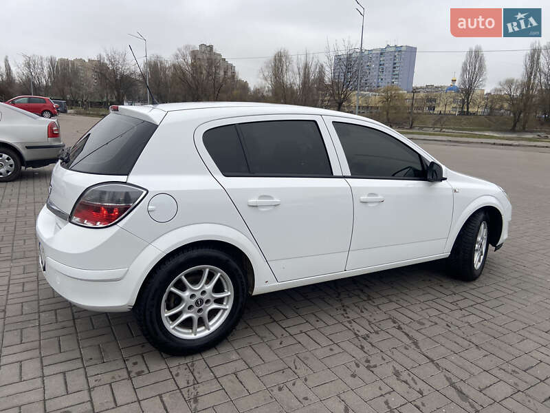 Хетчбек Opel Astra 2012 в Києві