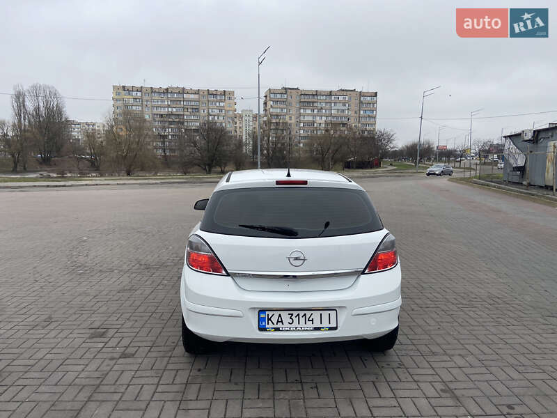 Хетчбек Opel Astra 2012 в Києві