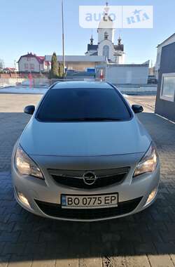 Універсал Opel Astra 2011 в Бучачі