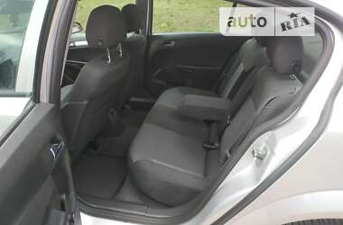 Седан Opel Astra 2009 в Тернополе