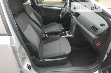 Седан Opel Astra 2009 в Тернополе