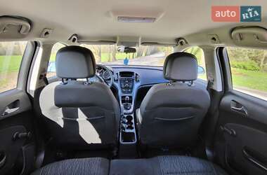 Универсал Opel Astra 2013 в 