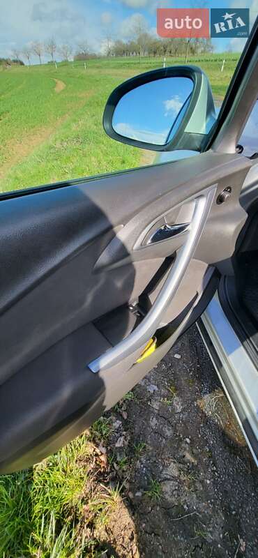 Универсал Opel Astra 2013 в Дрогобыче фото 18 Универсал Opel Astra 2013 в Дрогобыче