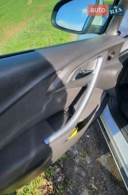 Универсал Opel Astra 2013 в 