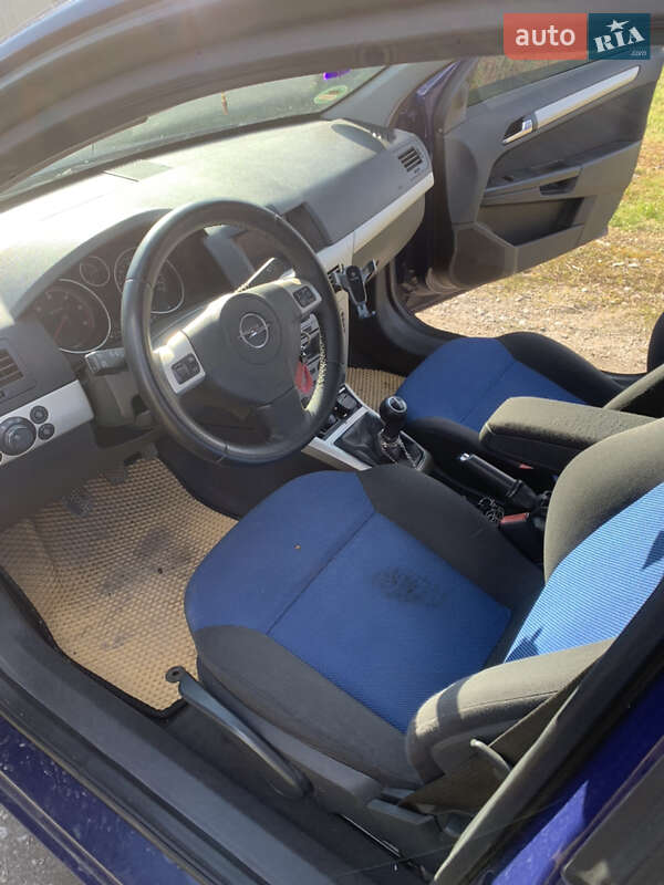 Универсал Opel Astra 2008 в Радехове