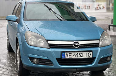 Хетчбек Opel Astra 2005 в Дніпрі