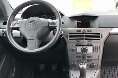 Универсал Opel Astra 2005 в Дрогобыче