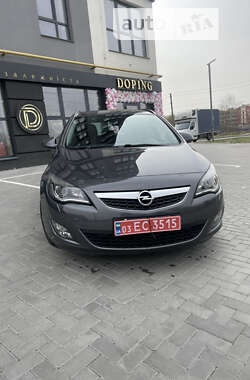 Універсал Opel Astra 2011 в Ковелі