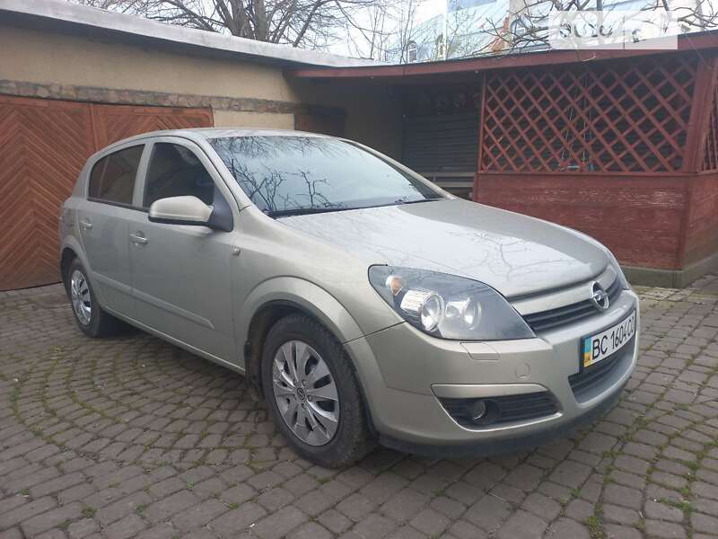 Хэтчбек Opel Astra 2005 в Львове