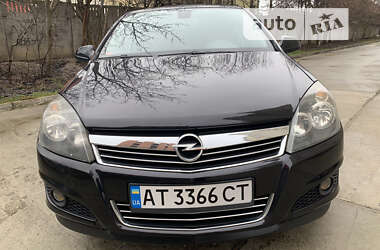 Хэтчбек Opel Astra 2010 в Ивано-Франковске